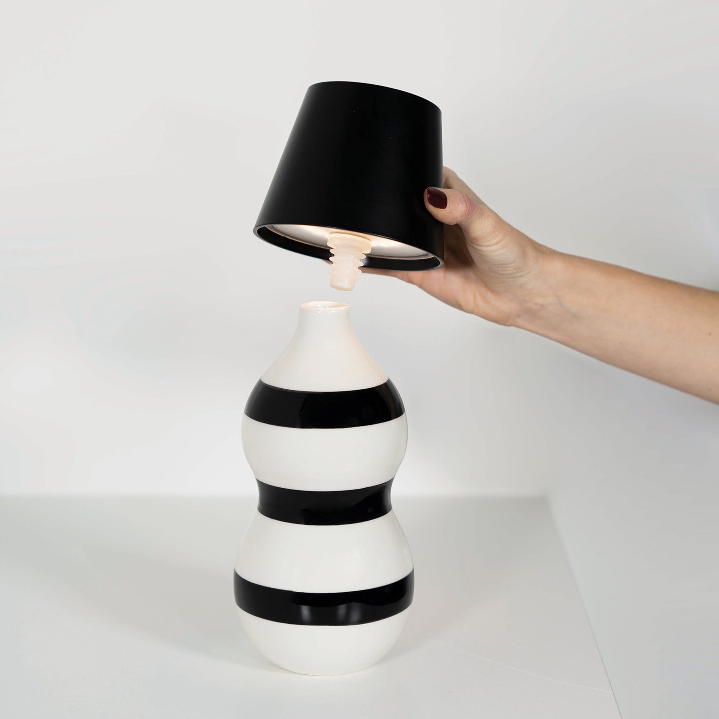 artjar Poldina Stopper table lamp
