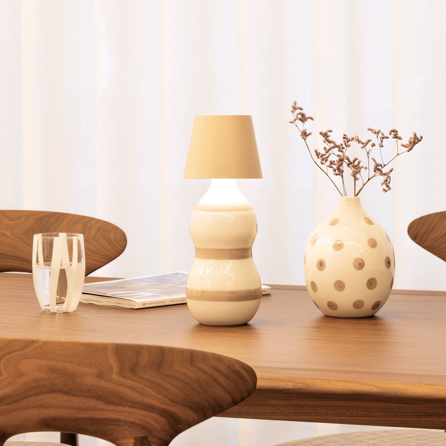 artjar Poldina Stopper table lamp