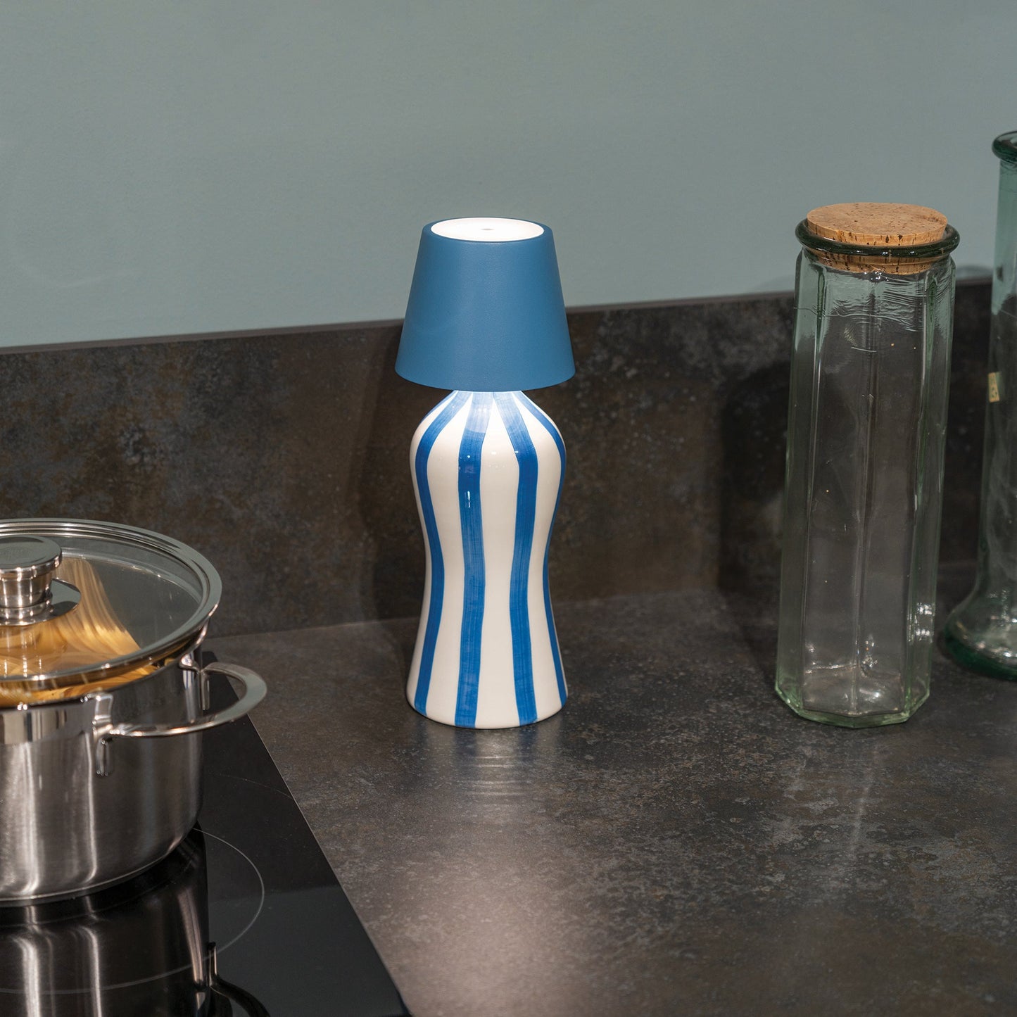 artjar Poldina Stopper table lamp